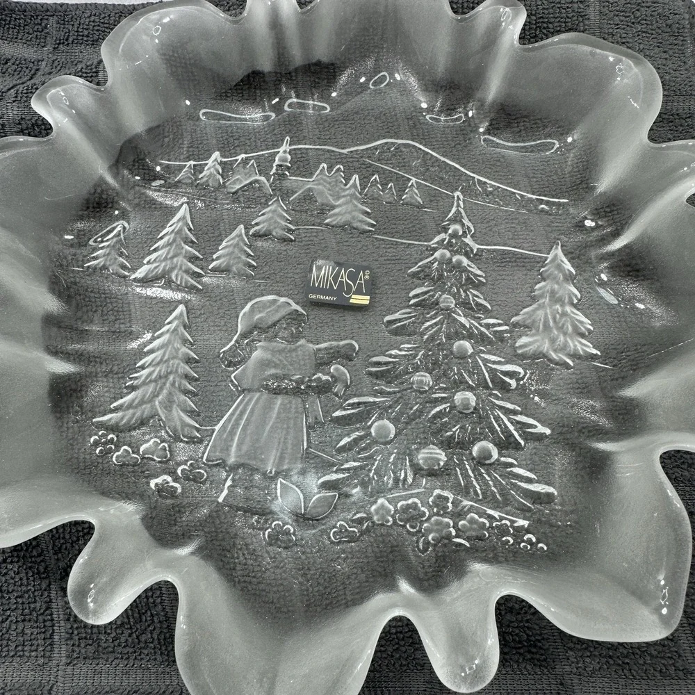 Mikasa Christmas Story Frosted Glass Bon Bon Plate 9.75